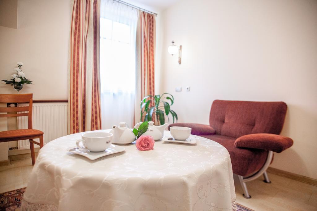 Hotel Sutoris Bochnia Exterior photo